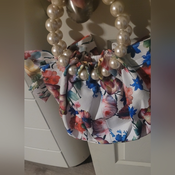 Cute flower purse - Picture 2 of 4